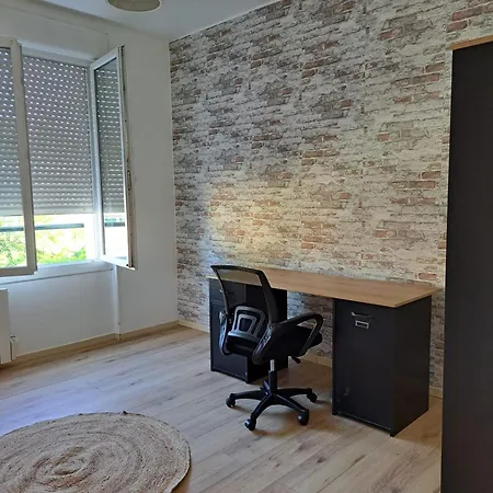 Confortable De 3 Pieces Apartamento