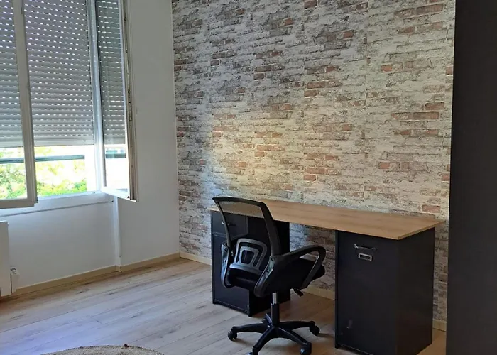 Confortable De 3 Pieces 아파트